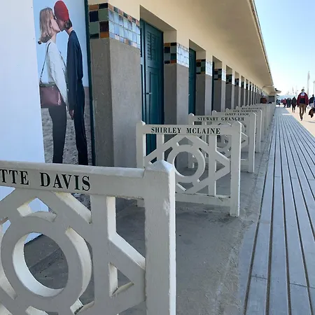 Goelia Le Castel Normand Апарт-отель Довиль