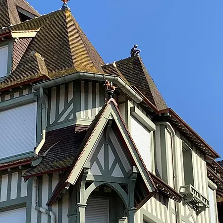 Goelia Le Castel Normand Apart Otel