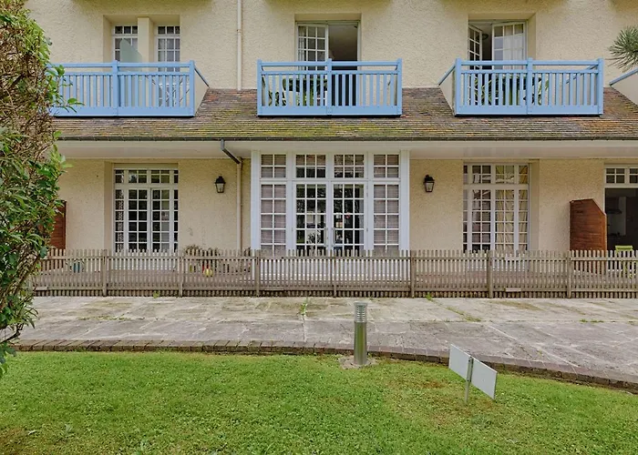 Goelia Le Castel Normand Apart Otel